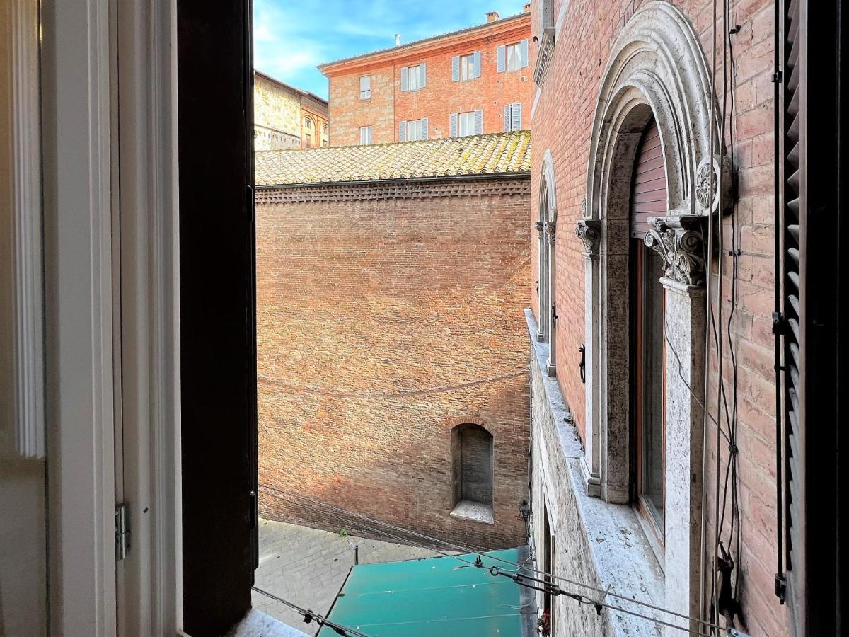 Casa Dany-At The Beginning Of The Main Street Siena Exteriör bild