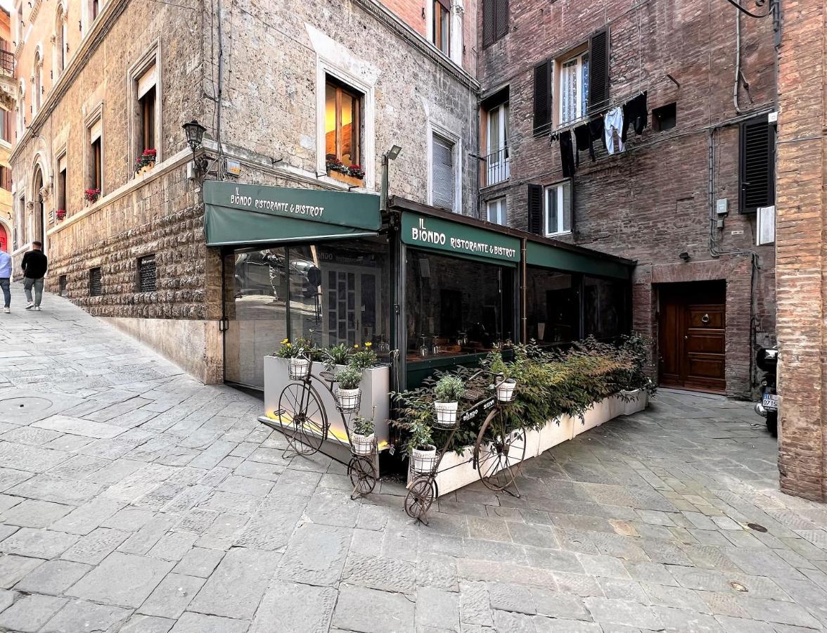 Casa Dany-At The Beginning Of The Main Street Siena Exteriör bild
